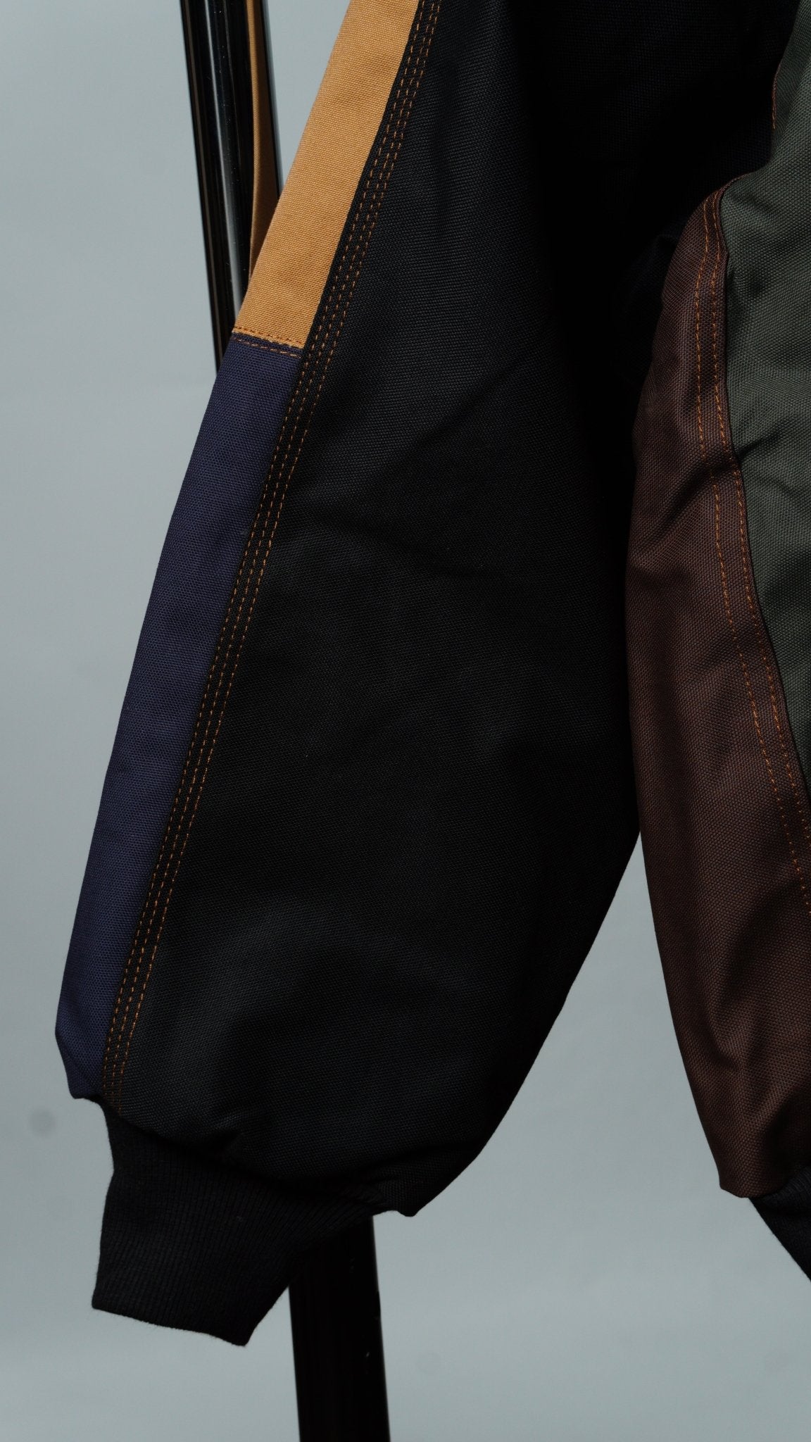 Workwear Colorblock Hooded Jacket Size L - The Hellebore Shop