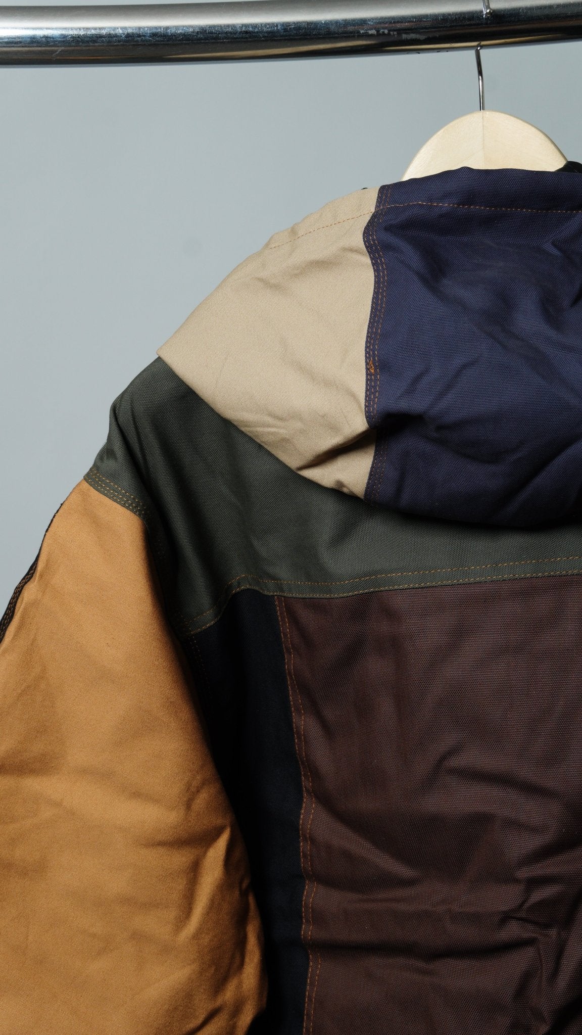 Workwear Colorblock Hooded Jacket Size L - The Hellebore Shop