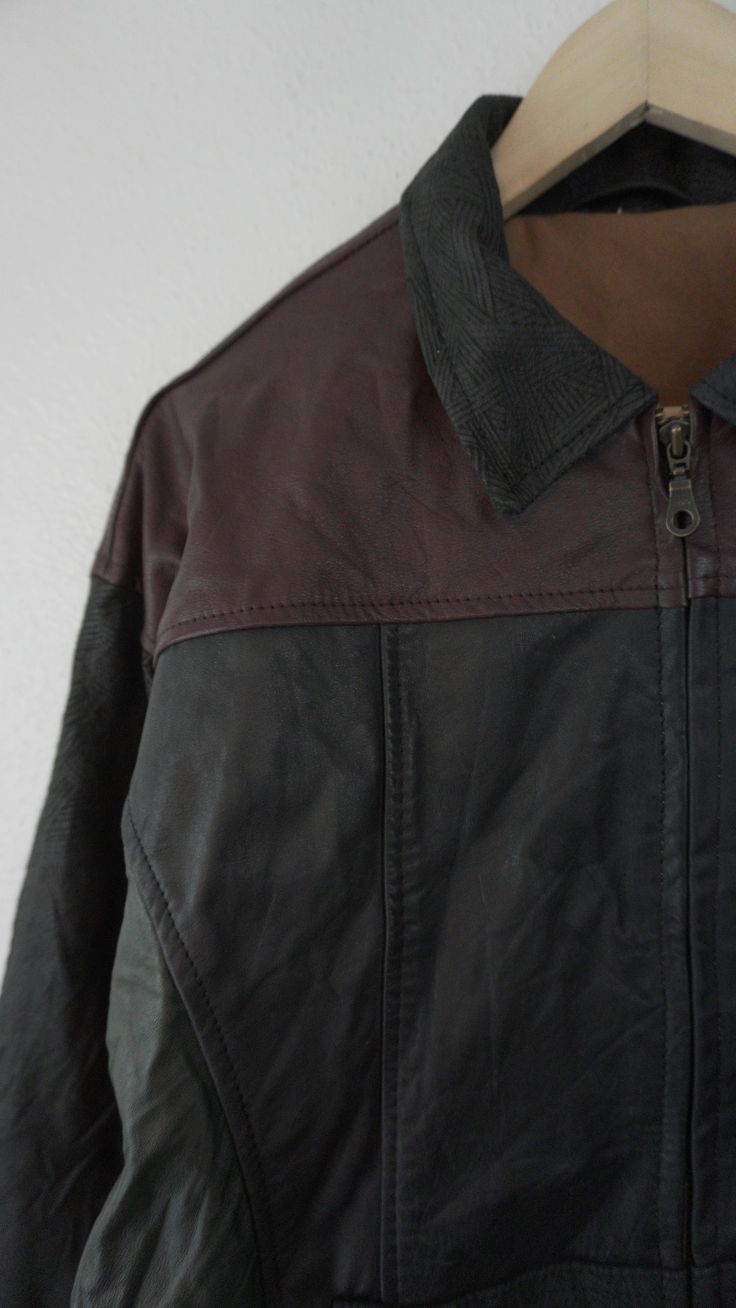 Leather Jacket Size L Black Maroon